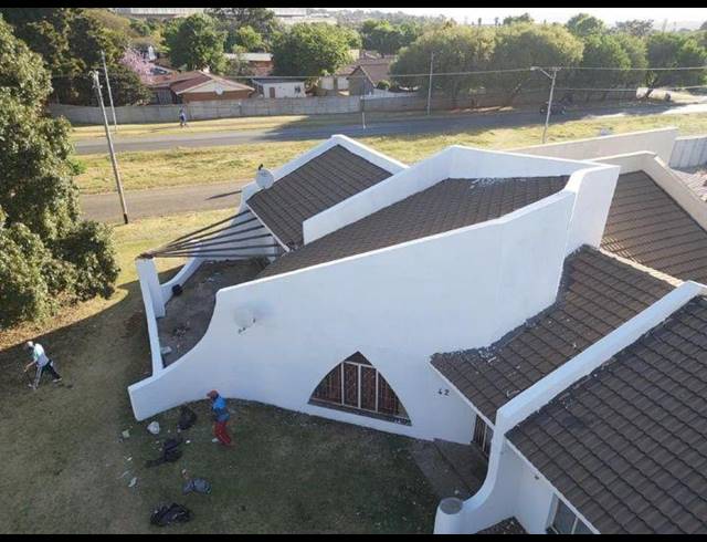 9 BEDROOM HOUSE FOR SALE IN KLOPPERPARK